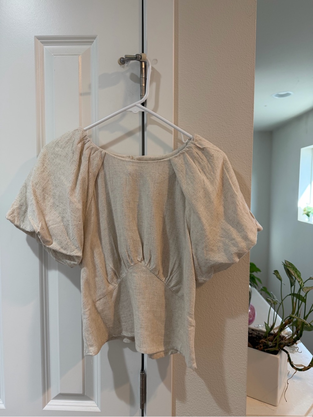 Cream Puff-Sleeve Tunic Top